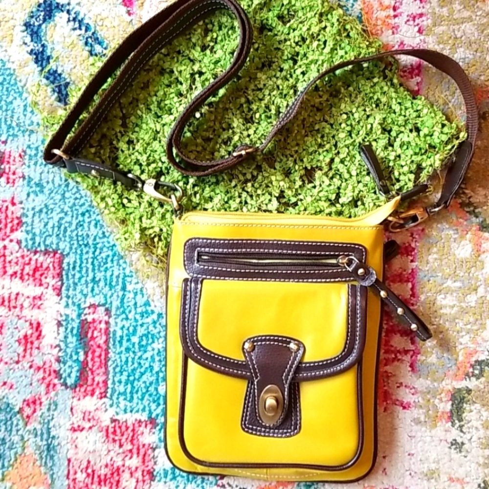 SOPHIA VISCONTI Y2k Chartreuse Green Pea Soup LEATHER Italy Crossbody Purse Bag